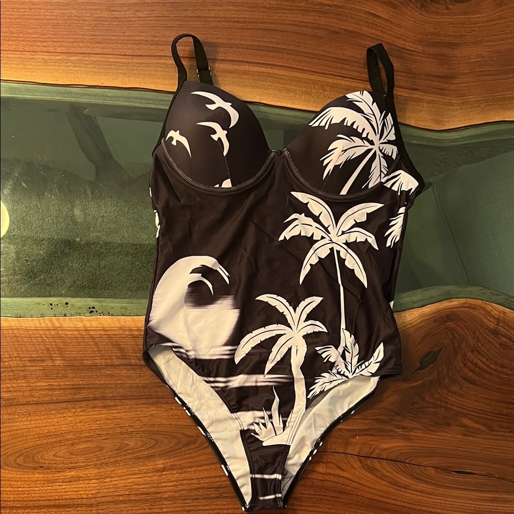 Women’s Black & White Palm-Print One-Piece Swimsuit